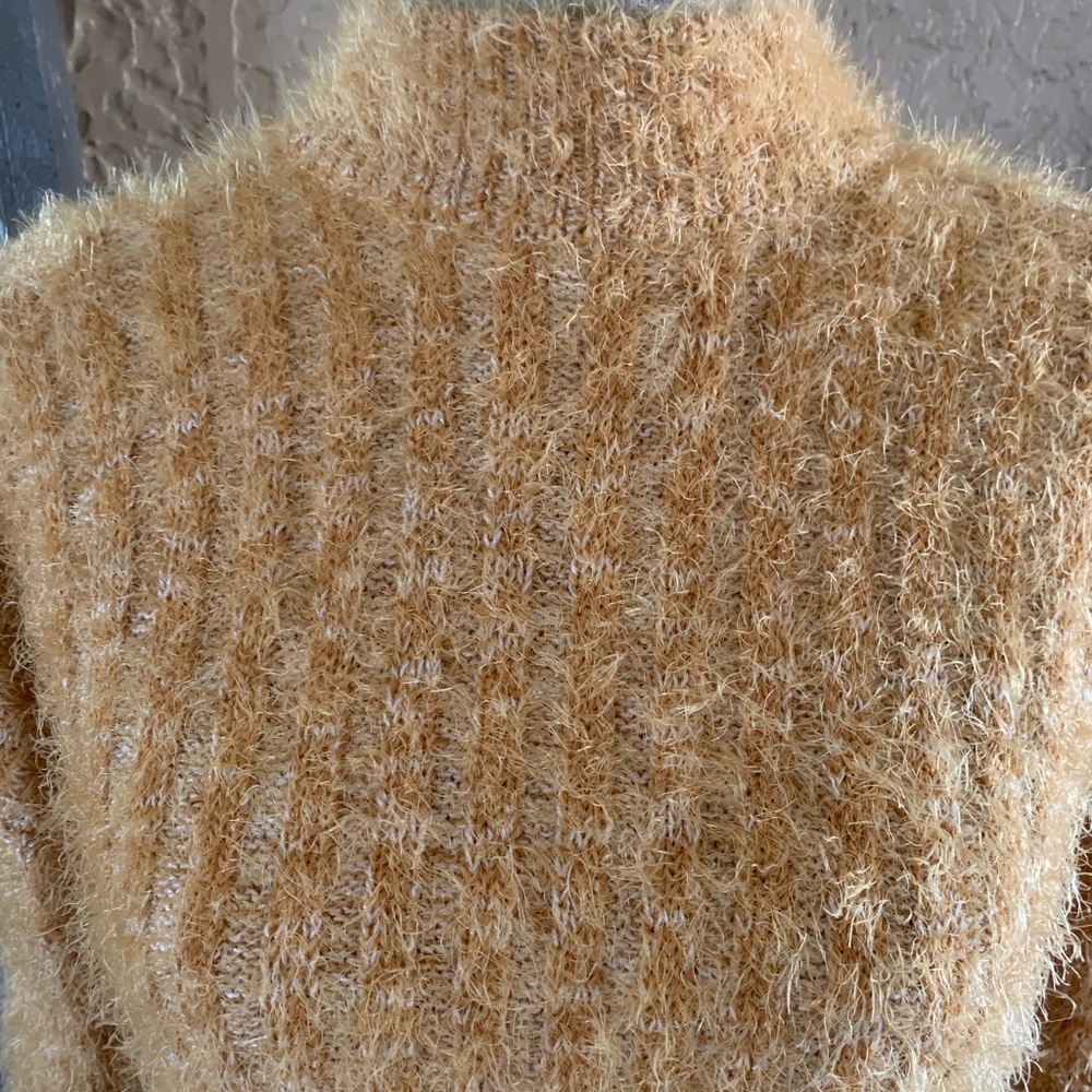 Sweater - Picture 4 of 6